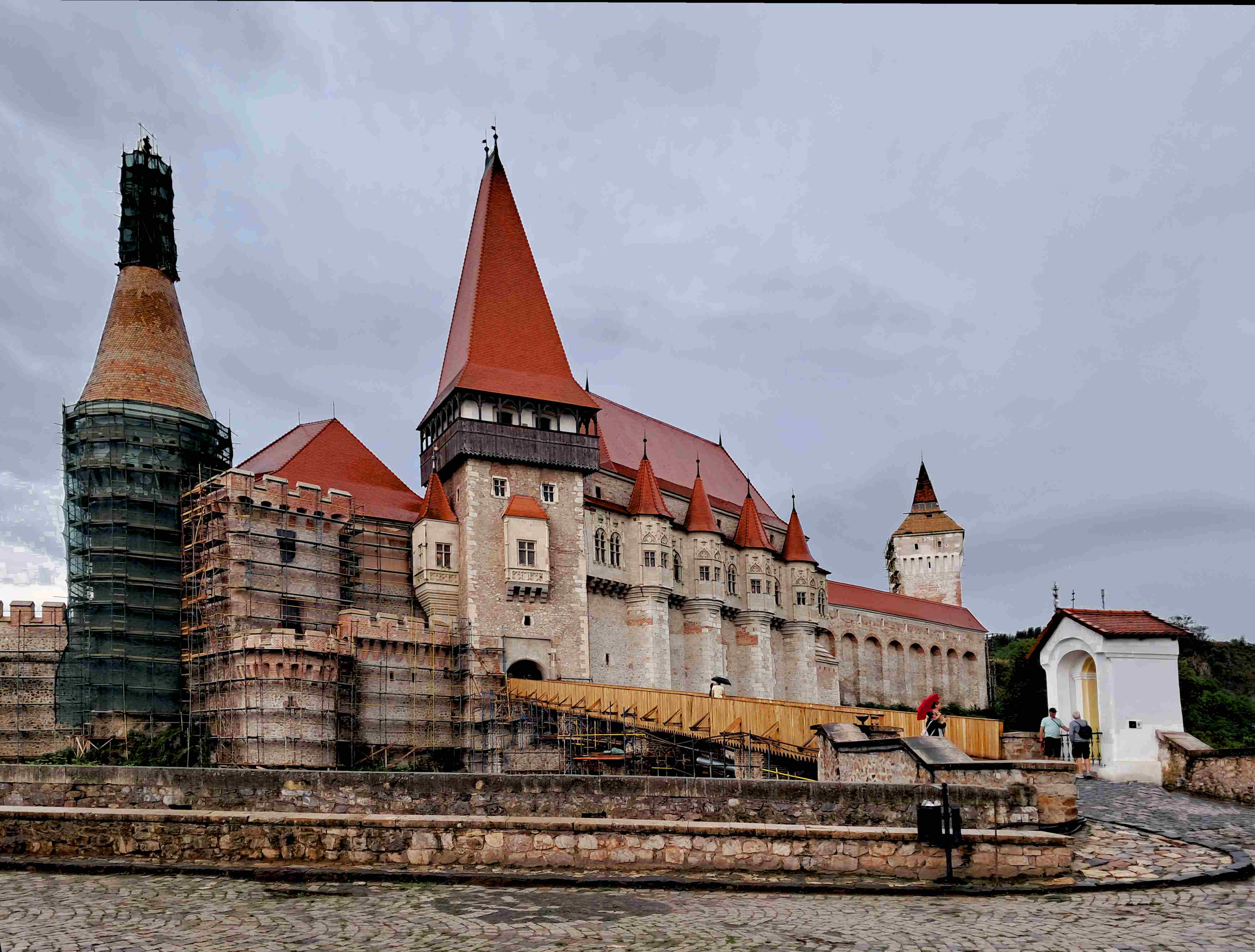 ((image gra/20250727_173158-h-fort-distant-tweaked-and-color-lores.jpg goes here))