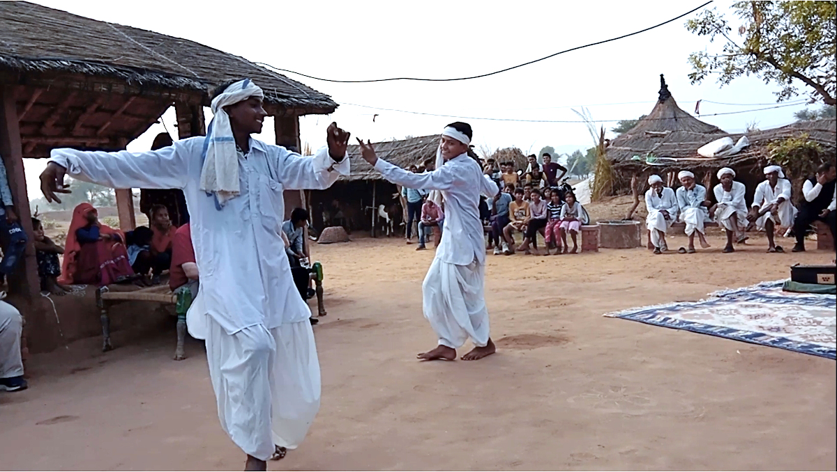 ((image dera-dance-frm-video-20231111.jpg goes here))