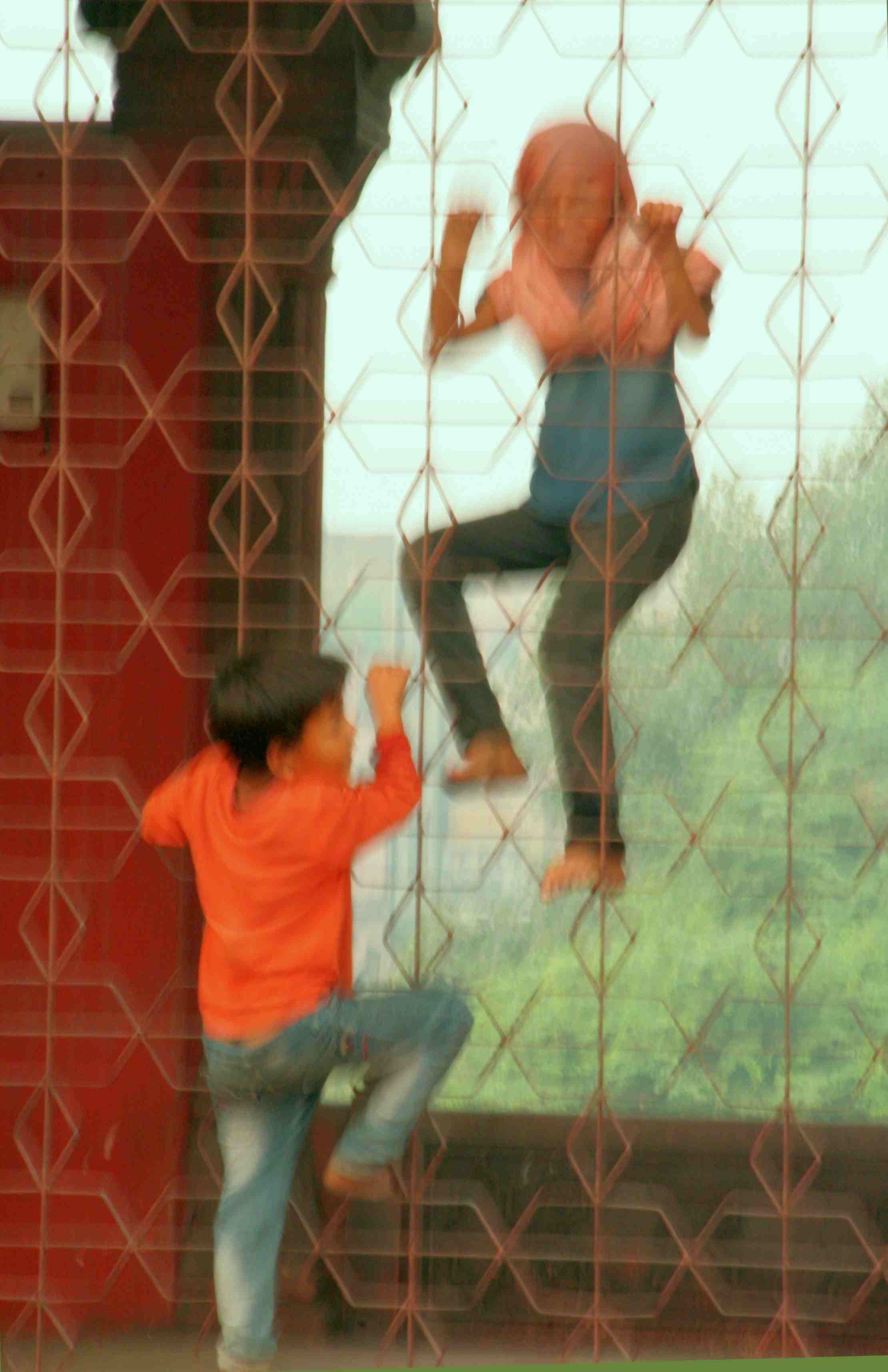 ((image jama-kids-D0933.jpg goes here))
