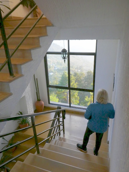 ((image nag-lodge-stairs-p1020284.jpg goes here))