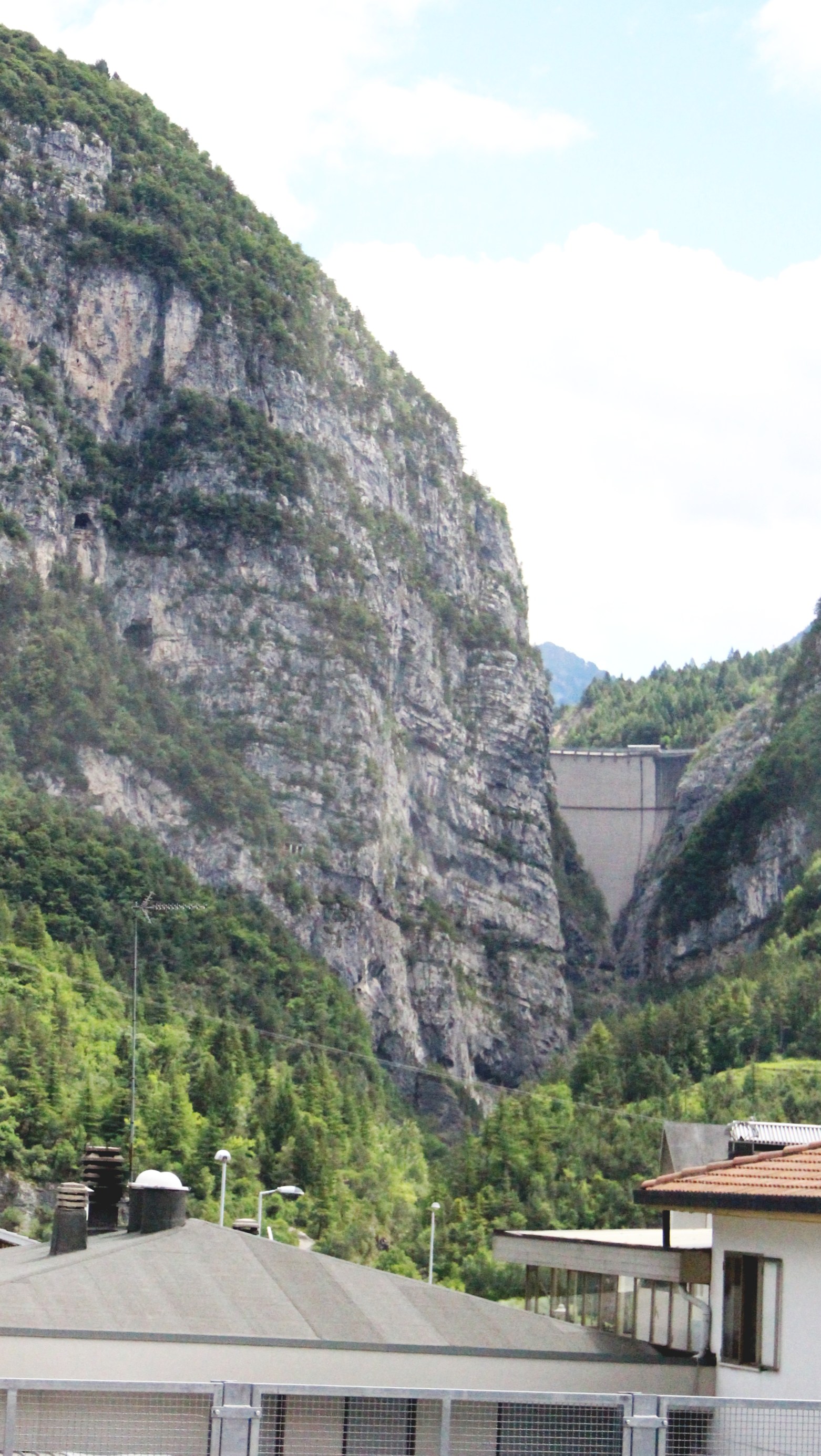 ((image ToVen-dam-M2598.jpg should appear here.))