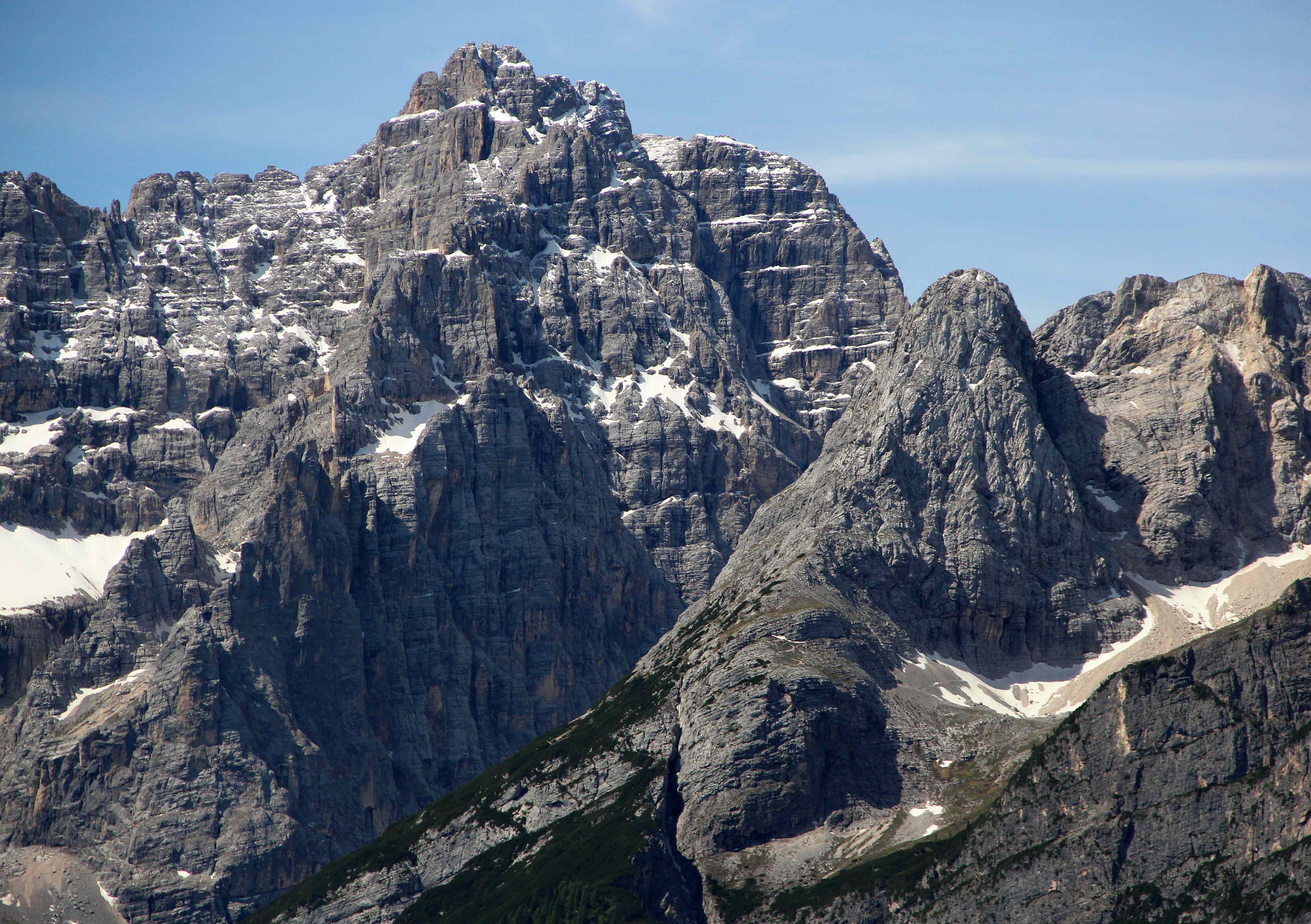 ((image ToVen-peak-magnif-M2567.jpg should appear here.))