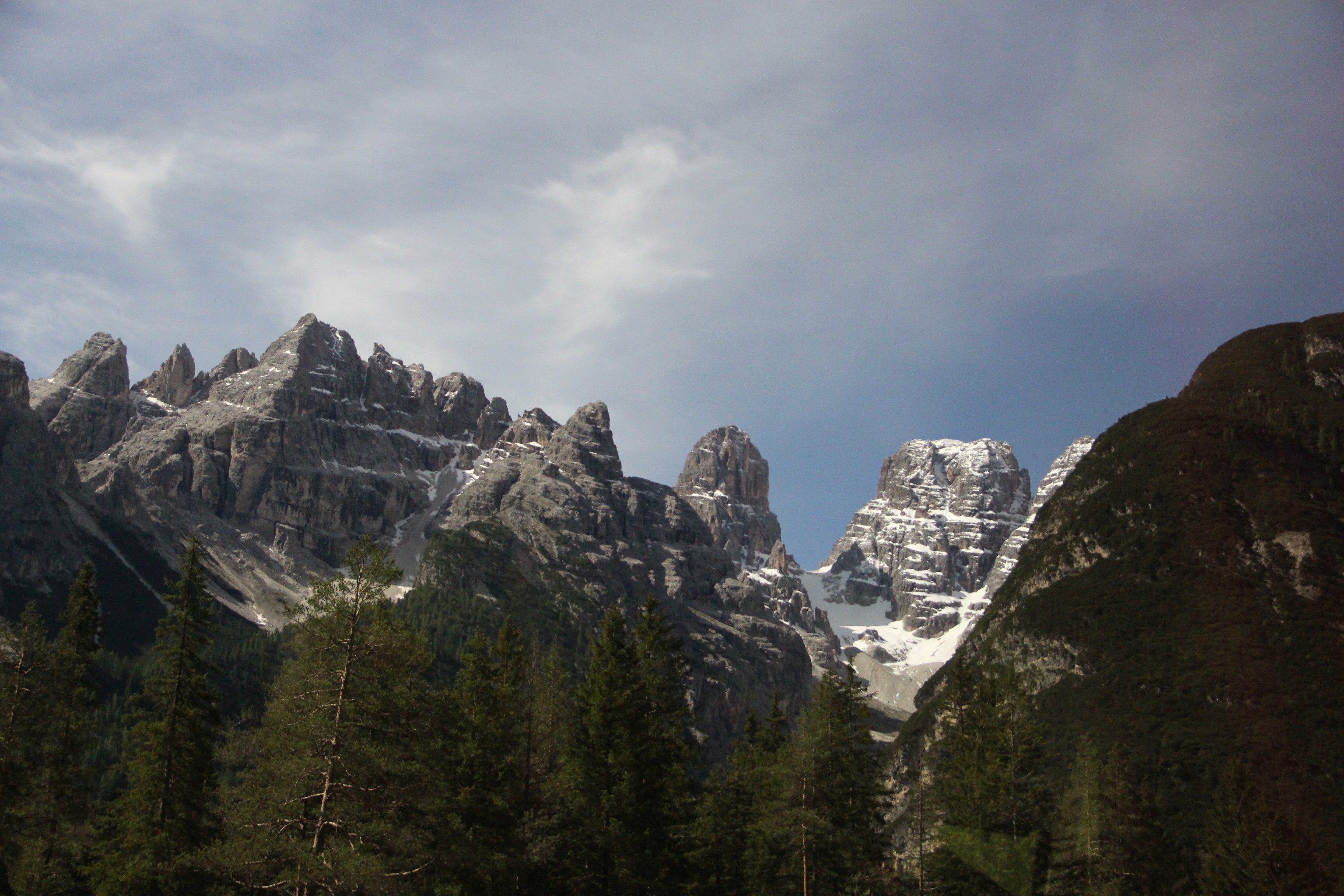 ((image ToVen-peaks-M2551.jpg should appear here.))